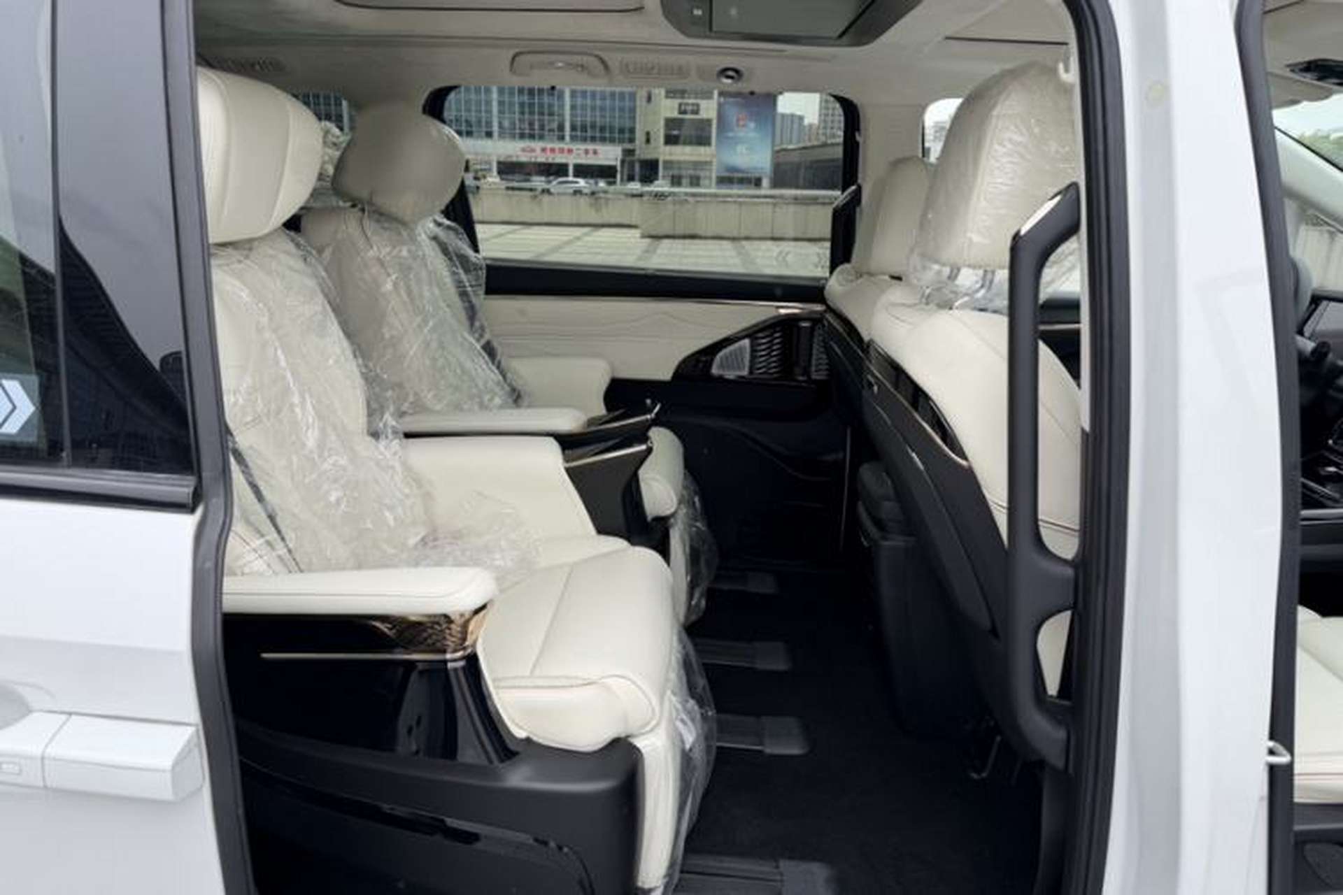 Used GAC Trumpchi E9 2025 E9 Superfast Charging – Master Series Interior 3