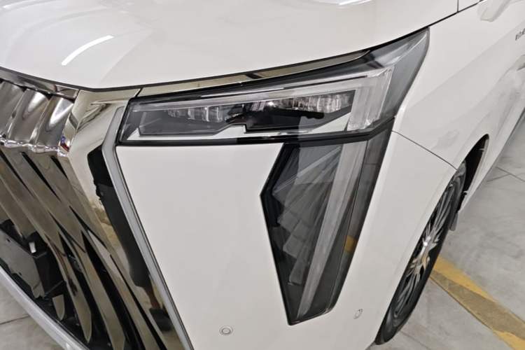 Used GAC Trumpchi E9 2025 E9 Superfast Charging – Master Series Left Front Headlight