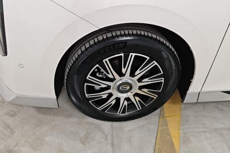 Used GAC Trumpchi E9 2025 E9 Superfast Charging – Master Series Left Front Wheel Hub