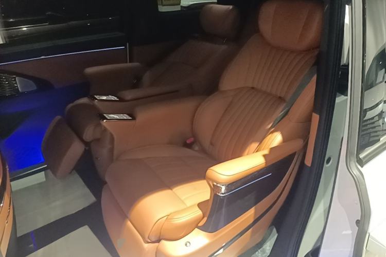Used GAC Trumpchi E9 2025 E9 Superfast Charging Champion Left Rear Seat
