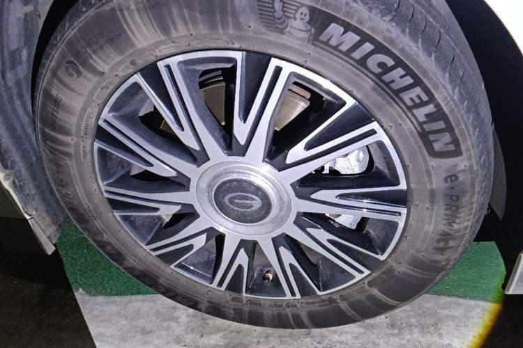 Used GAC Trumpchi E9 2025 E9 Superfast Charging Champion Right Front Wheel Hub