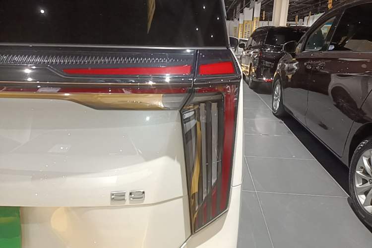 Used GAC Trumpchi E9 2025 E9 Superfast Charging Champion Right Rear Taillight