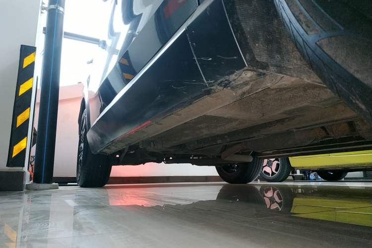 Used GAC Trumpchi EMKOO 2022 1.5T Supernova Pro Edition Right Side Sill