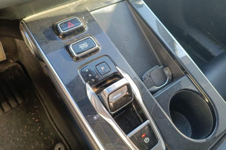 Used GAC Trumpchi EMKOO 2022 1.5T Supernova Pro Edition Gear Lever