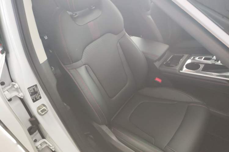 Used GAC Trumpchi EMKOO 2022 2.0 ATK TwinStar Pro Edition Right Front Seat