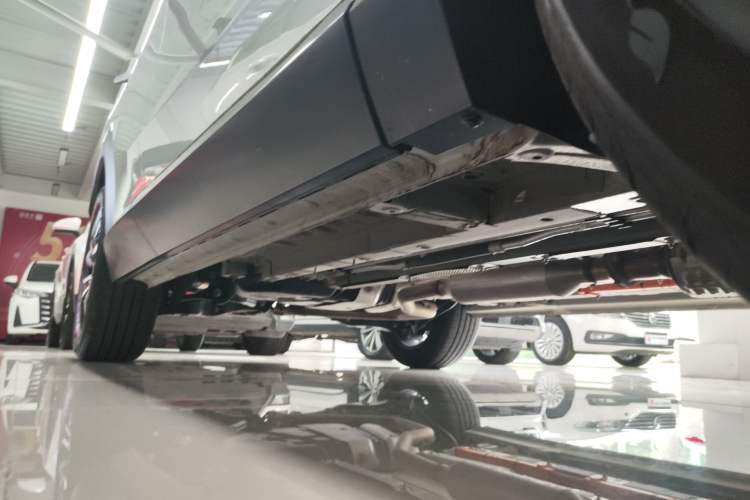Used GAC Trumpchi EMKOO 2022 2.0 ATK TwinStar Pro Edition Right Side Sill