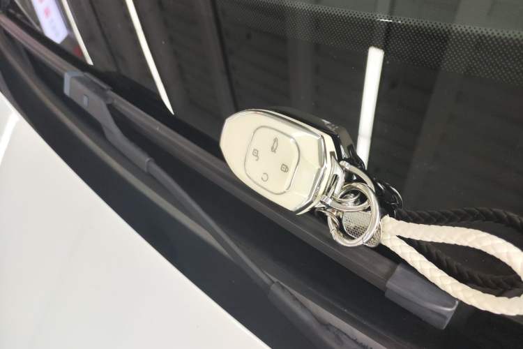 Used GAC Trumpchi EMKOO 2022 2.0 ATK TwinStar Pro Edition Vehicle Key