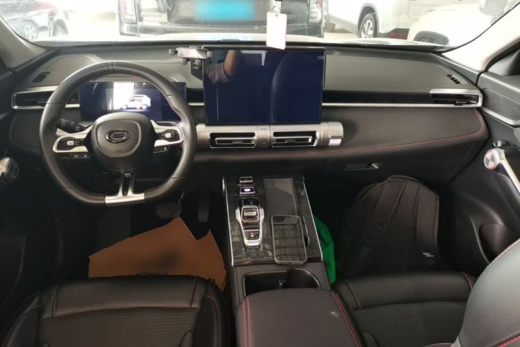Used GAC Trumpchi EMKOO 2022 1.5T Supernova Pro Edition Center Console