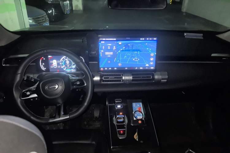 Used GAC Trumpchi EMKOO 2022 1.5T Supernova Pro Edition Center Console