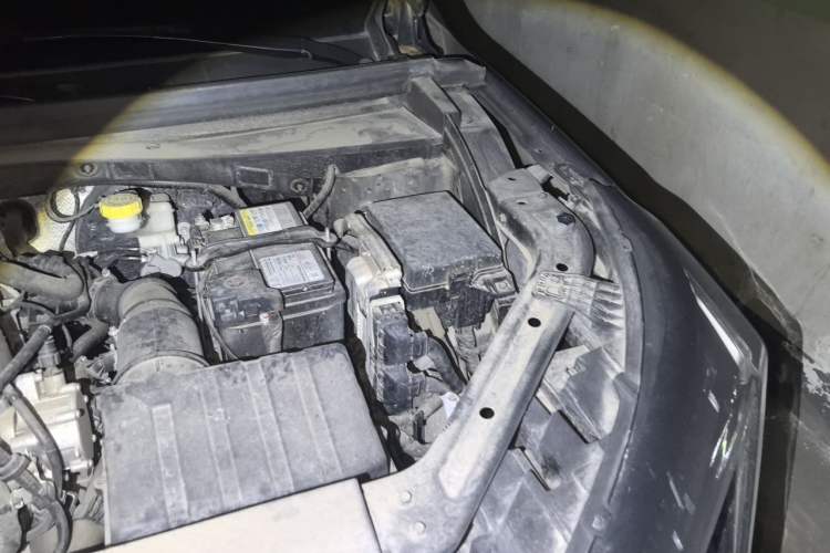 Used GAC Trumpchi EMKOO 2022 1.5T Supernova Pro Edition Engine Bay Left