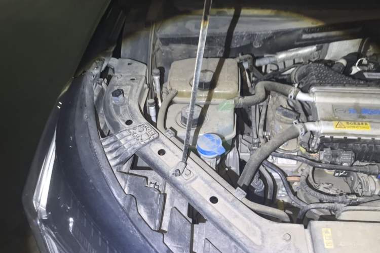 Used GAC Trumpchi EMKOO 2022 1.5T Supernova Pro Edition Engine Bay Right