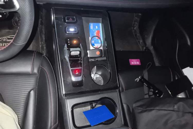 Used GAC Trumpchi EMKOO 2022 1.5T Supernova Pro Edition Gear Lever