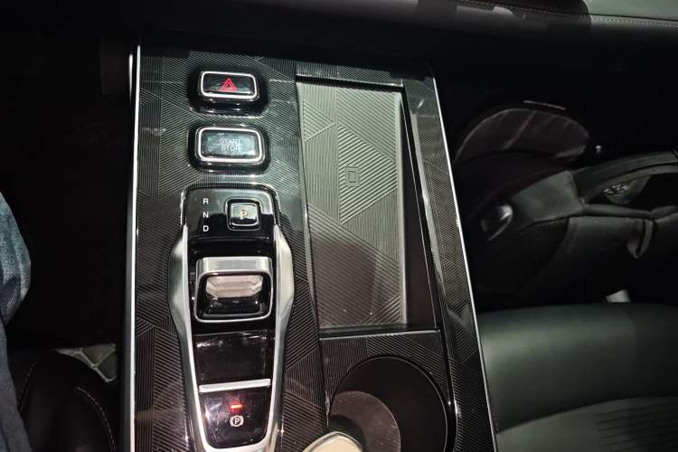 Used GAC Trumpchi EMKOO 2022 1.5T Supernova Pro Edition Gear Lever