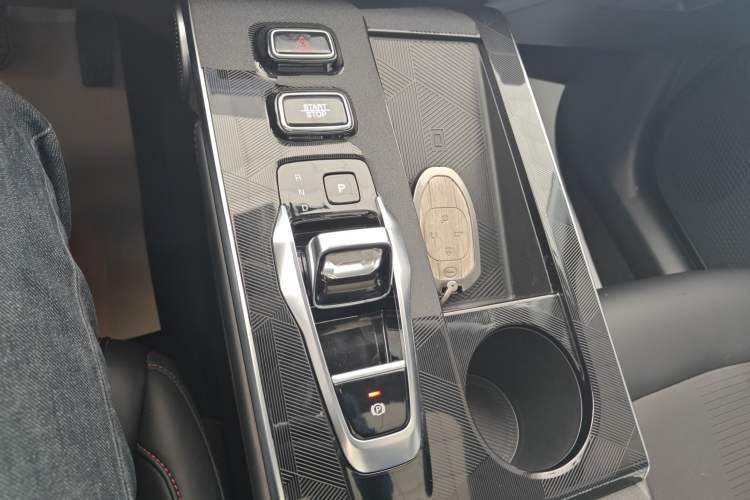 Used GAC Trumpchi EMKOO 2022 1.5T Supernova Pro Edition Gear Lever