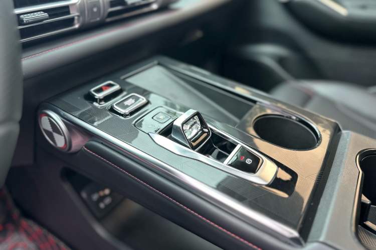 Used GAC Trumpchi EMKOO 2022 1.5T Supernova Pro Edition Interior 11