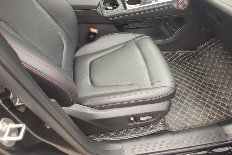 Used GAC Trumpchi EMKOO 2022 1.5T Supernova Max Edition Right Front Seat