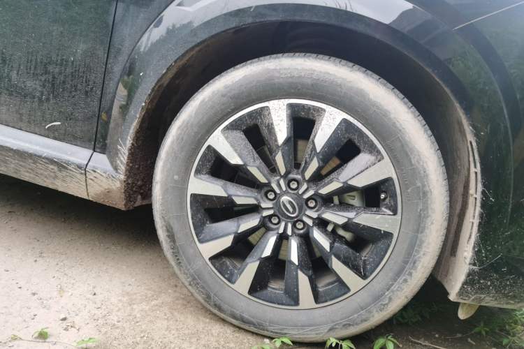 Used GAC Trumpchi EMKOO 2022 1.5T Supernova Max Edition Right Front Wheel Hub