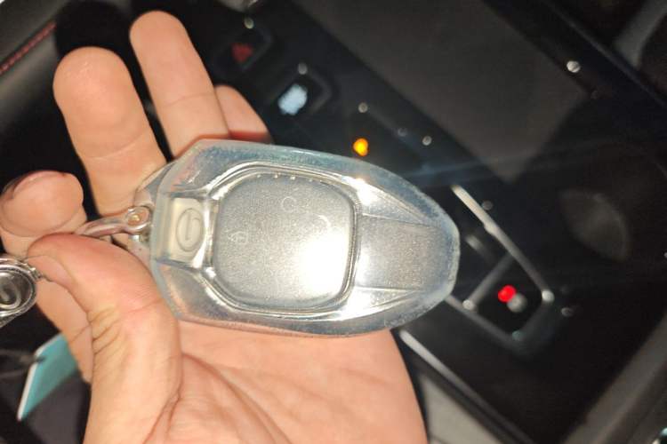 Used GAC Trumpchi EMKOO 2022 2.0T Neutron Star Max Edition Vehicle Key