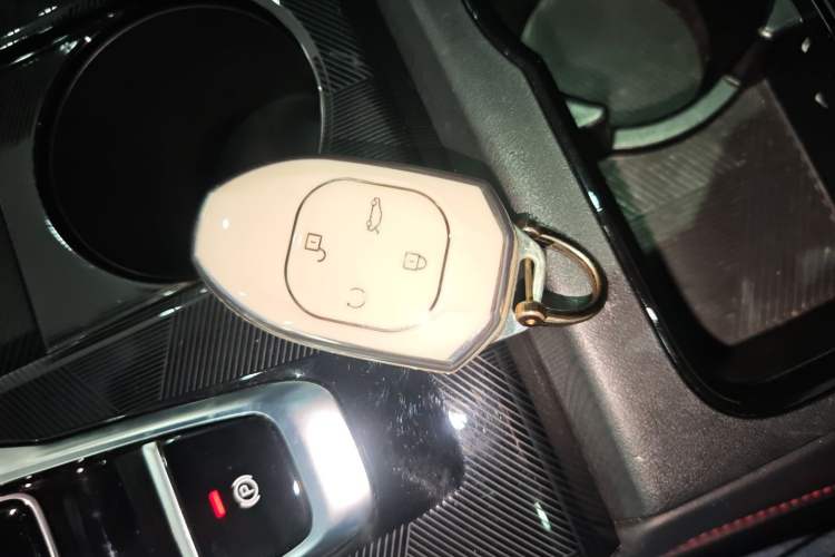 Used GAC Trumpchi EMKOO 2022 1.5T Supernova Pro Edition Vehicle Key