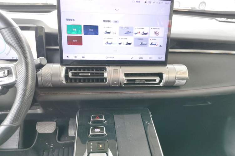 Used GAC Trumpchi EMKOO 2022 1.5T Supernova Max Edition Audio And AC Panel
