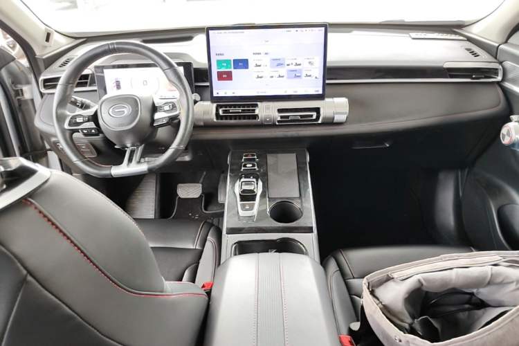 Used GAC Trumpchi EMKOO 2022 1.5T Supernova Max Edition Center Console