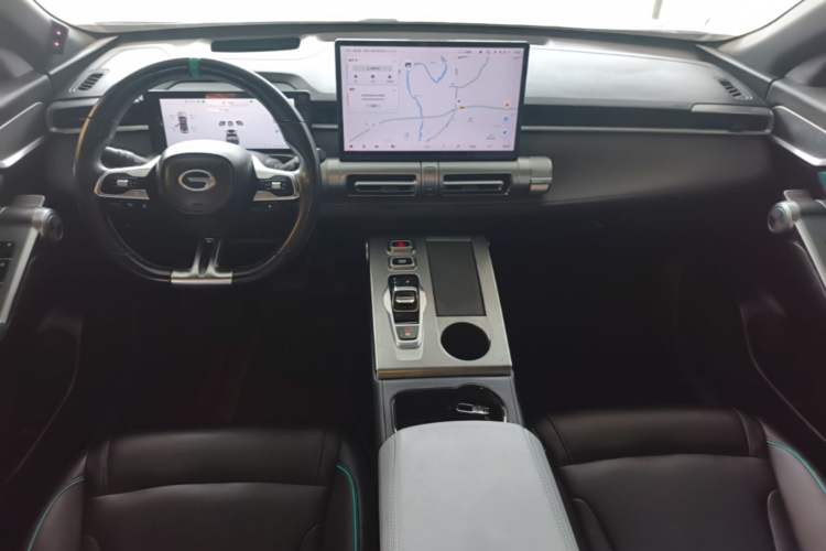 Used GAC Trumpchi EMKOO 2022 1.5T Supernova Max Edition Center Console