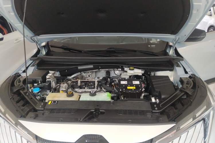 Used GAC Trumpchi EMKOO 2022 2.0 ATK Gemini Edition Engine Bay