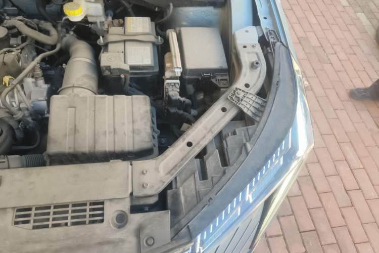 Used GAC Trumpchi EMKOO 2022 1.5T Supernova Max Edition Engine Bay Left