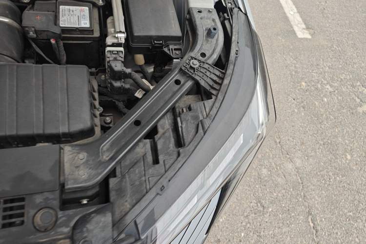 Used GAC Trumpchi EMKOO 2022 1.5T Supernova Pro Edition Engine Bay Left
