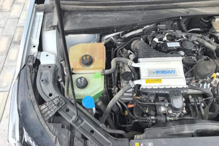 Used GAC Trumpchi EMKOO 2022 1.5T Supernova Max Edition Engine Bay Right
