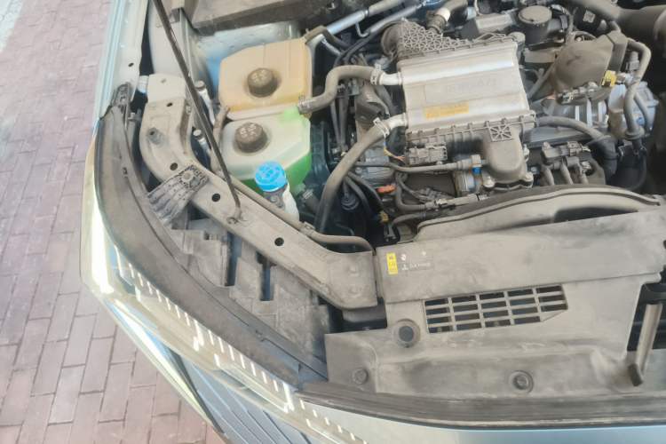 Used GAC Trumpchi EMKOO 2022 1.5T Supernova Max Edition Engine Bay Right