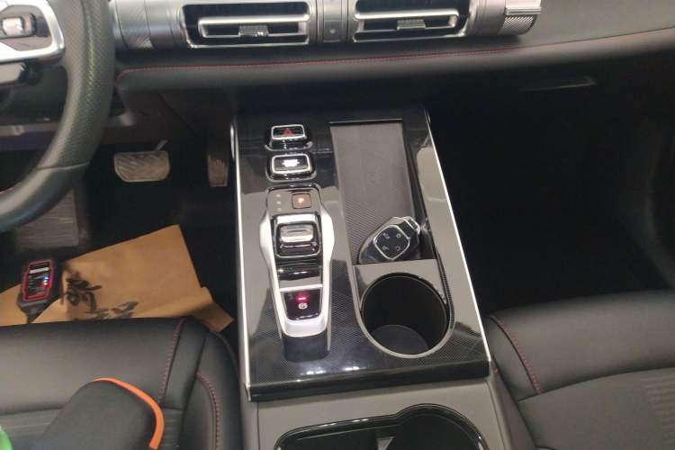 Used GAC Trumpchi EMKOO 2022 2.0 ATK Gemini Edition Gear Lever