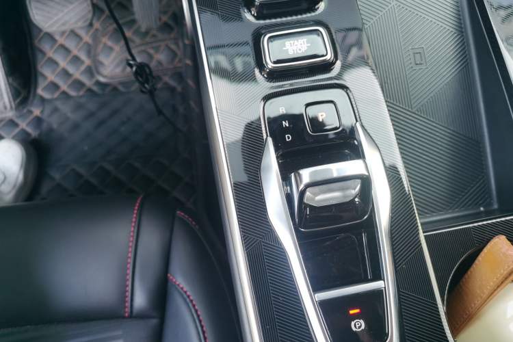 Used GAC Trumpchi EMKOO 2022 1.5T Supernova Pro Edition Gear Lever