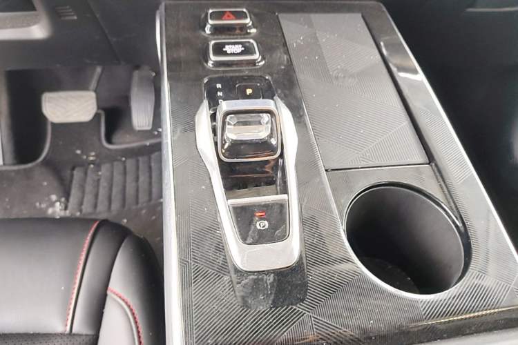 Used GAC Trumpchi EMKOO 2022 1.5T Supernova Max Edition Gear Lever