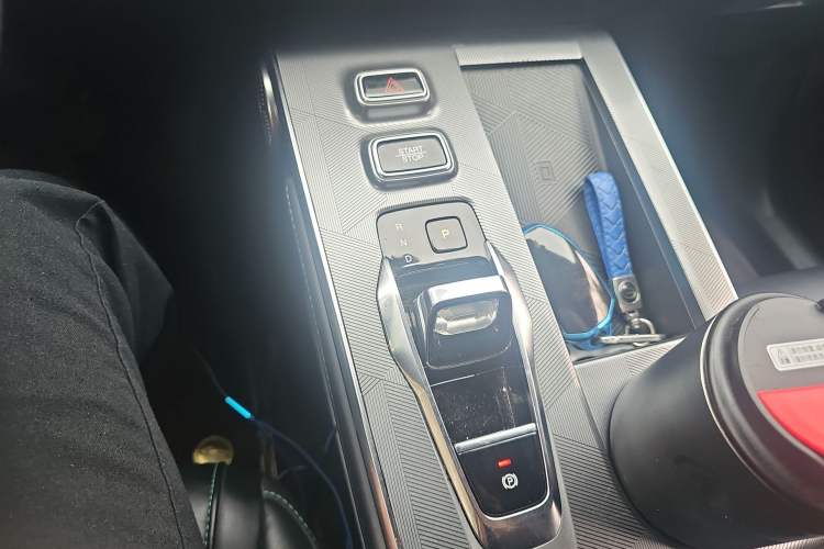 Used GAC Trumpchi EMKOO 2022 2.0 ATK TwinStar Pro Edition Gear Lever
