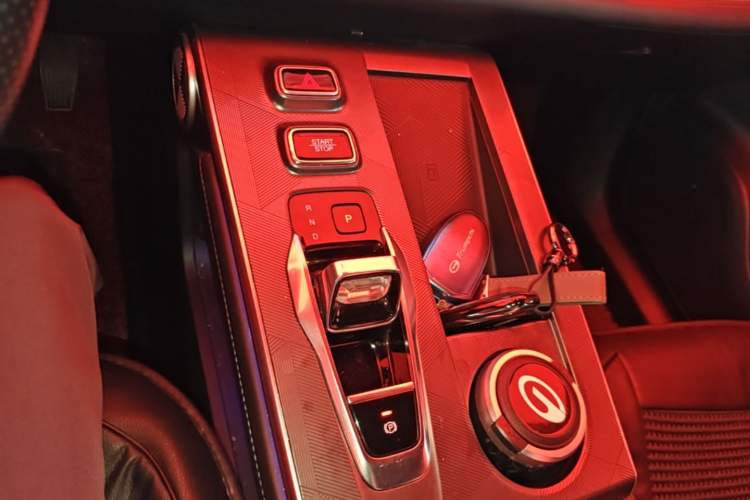 Used GAC Trumpchi EMKOO 2022 2.0 ATK TwinStar Pro Edition Gear Lever