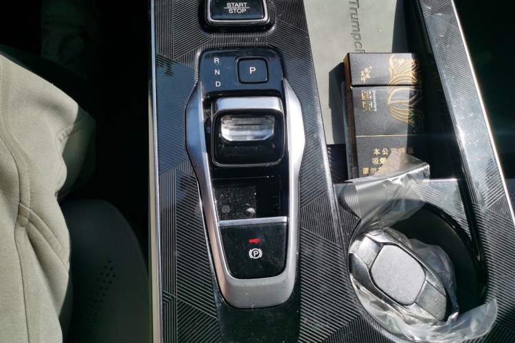Used GAC Trumpchi EMKOO 2022 1.5T Supernova Pro Edition Gear Lever