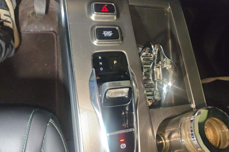 Used GAC Trumpchi EMKOO 2022 1.5T Supernova Pro Edition Gear Lever