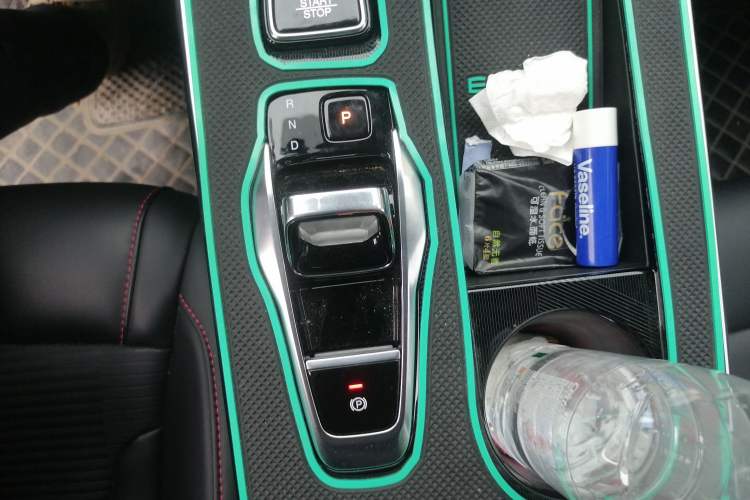 Used GAC Trumpchi EMKOO 2022 1.5T Supernova Pro Edition Gear Lever