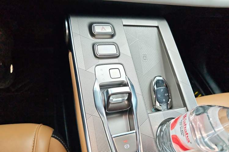 Used GAC Trumpchi EMKOO 2022 1.5T Supernova Pro Edition Gear Lever