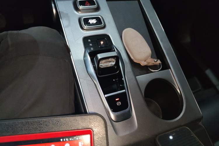 Used GAC Trumpchi EMKOO 2022 1.5T Supernova Max Edition Gear Lever