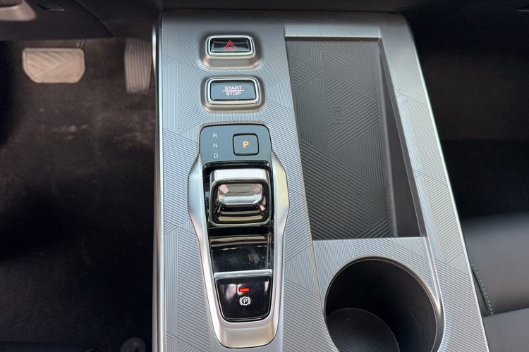 Used GAC Trumpchi EMKOO 2022 1.5T Supernova Pro Edition Gear Lever
