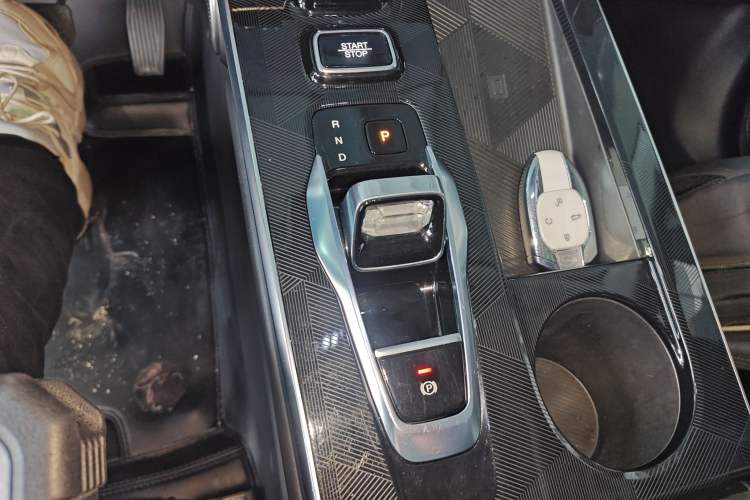 Used GAC Trumpchi EMKOO 2022 2.0T Neutron Star Pro Edition Gear Lever