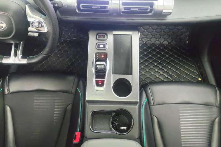 Used GAC Trumpchi EMKOO 2022 1.5T Supernova Pro Edition Gear Lever