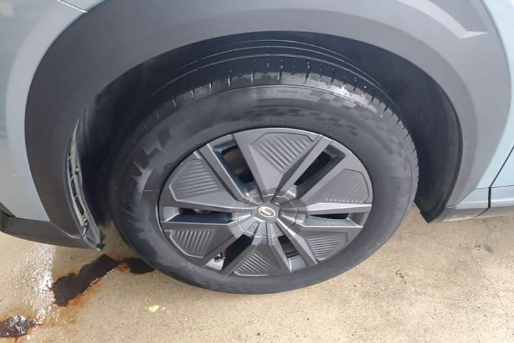 Used GAC Trumpchi EMKOO 2022 1.5T Supernova Edition Left Front Wheel Hub