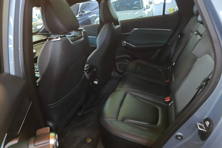 Used GAC Trumpchi EMKOO 2022 2.0 ATK TwinStar Max Edition Left Rear Seat