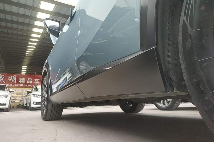 Used GAC Trumpchi EMKOO 2022 2.0 ATK TwinStar Pro Edition Left Side Sill