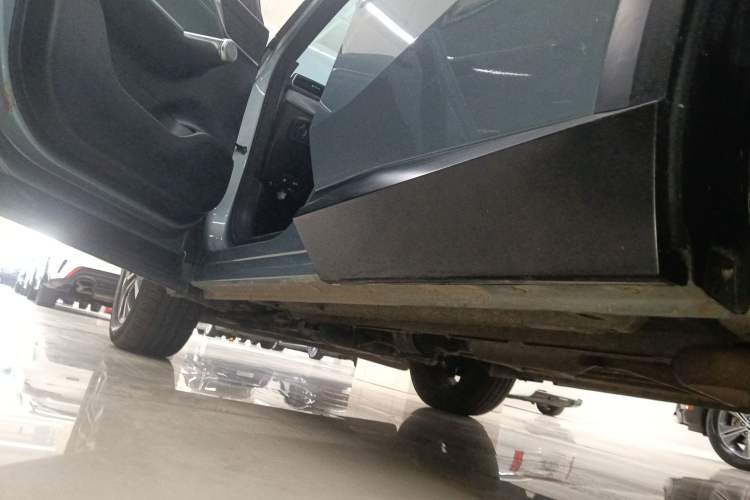Used GAC Trumpchi EMKOO 2022 1.5T Supernova Pro Edition Left Side Sill