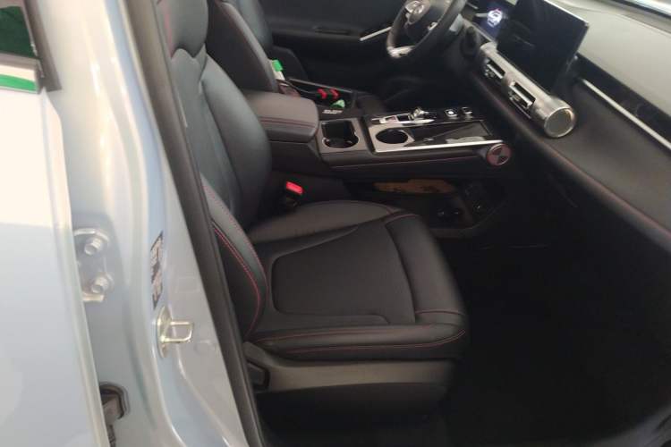 Used GAC Trumpchi EMKOO 2022 2.0 ATK Gemini Edition Right Front Seat