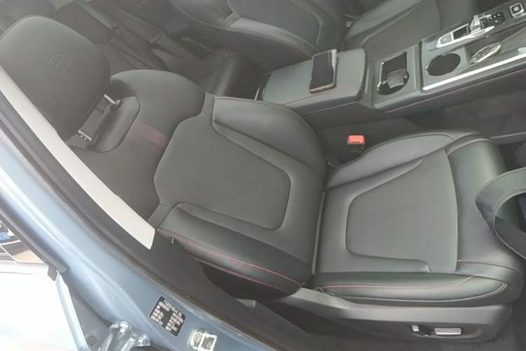Used GAC Trumpchi EMKOO 2022 2.0 ATK TwinStar Pro Edition Right Front Seat